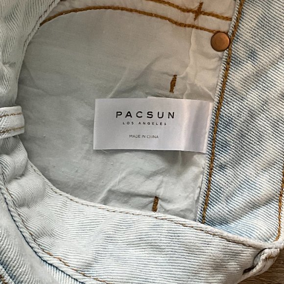 PacSun Denim Jean Mini Skirt Raw Hem Light Wash Size 26 EUC - Picture 3 of 6